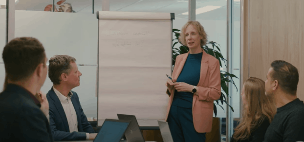 Martine Visser geeft een presentatie over participatie