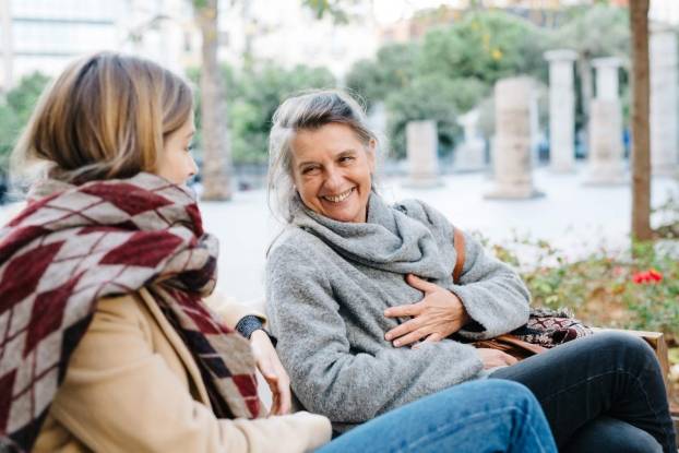 Twee vrouwen in gesprek