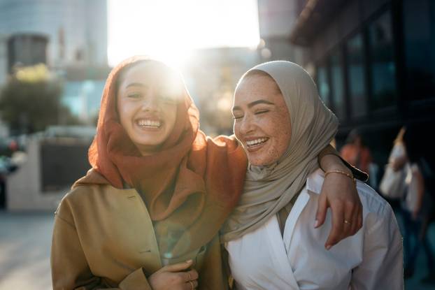 Twee vrouwen in gesprek